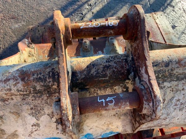 36" DIGGING BUCKET......45mm PINS........719. 382148405