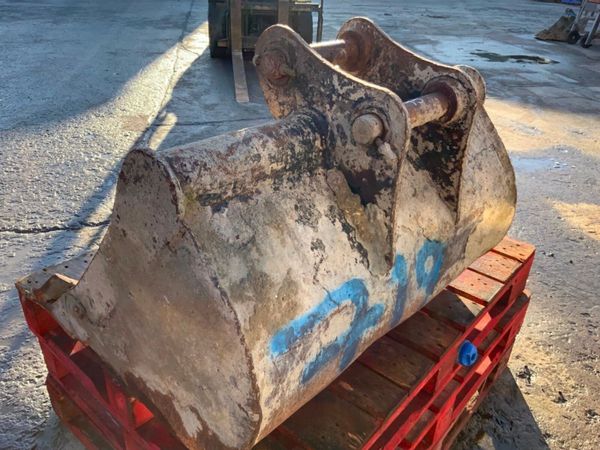 36" DIGGING BUCKET......45mm PINS........719. 382148407