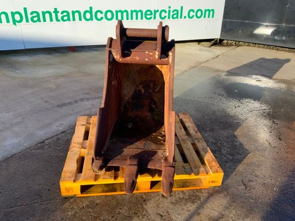 24" DIGGING BUCKET...65mm PINS.........717p. 382148432