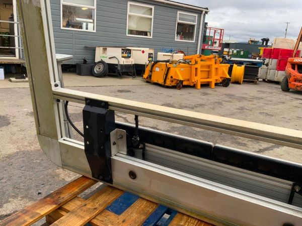 LED LIGHT BAR FRAME  ASSEMBLY  HADLEY HORN 382107844