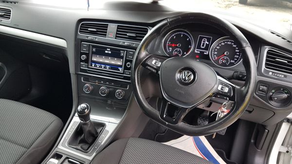 Volkswagen Golf  TRENDLINE HI SPECK VAT INVOICE 382115999