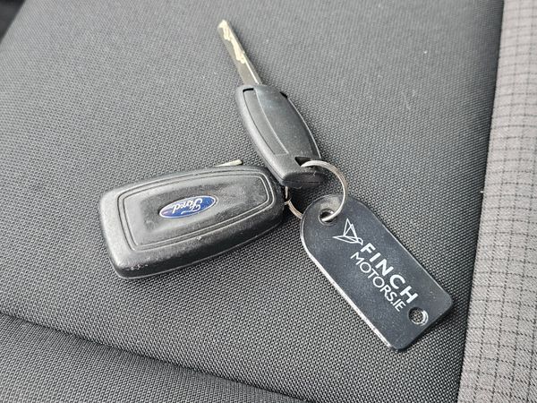 FORD TRANSIT CUSTOM // 2027 CVRT // LOW MILEAGE 382139371