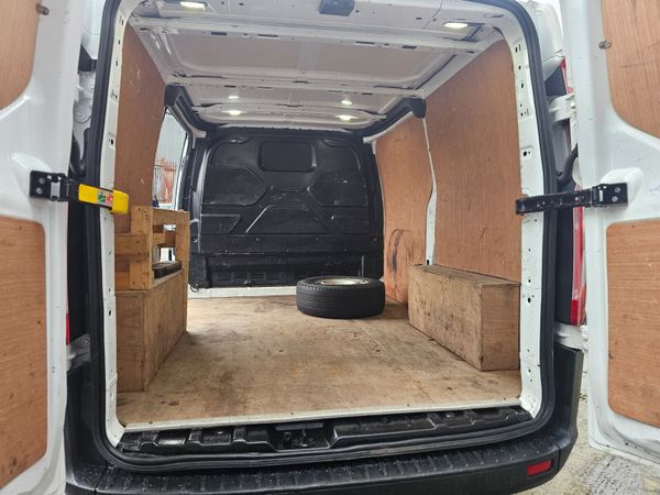 FORD TRANSIT CUSTOM // 2027 CVRT // LOW MILEAGE 382139375