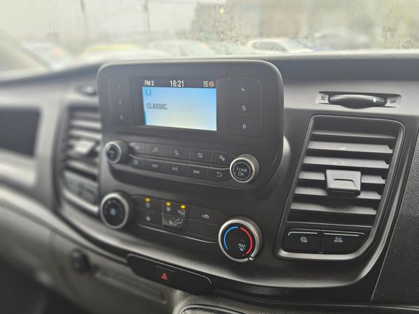 FORD TRANSIT CUSTOM // 2027 CVRT // LOW MILEAGE 382139379