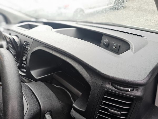 FORD TRANSIT CUSTOM // 2027 CVRT // LOW MILEAGE 382139380