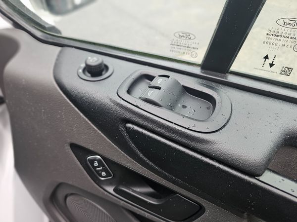 FORD TRANSIT CUSTOM // 2027 CVRT // LOW MILEAGE 382139382