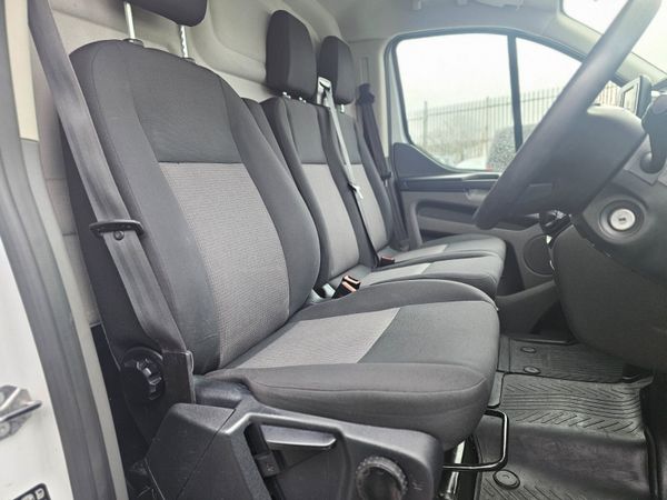 FORD TRANSIT CUSTOM // 2027 CVRT // LOW MILEAGE 382139385