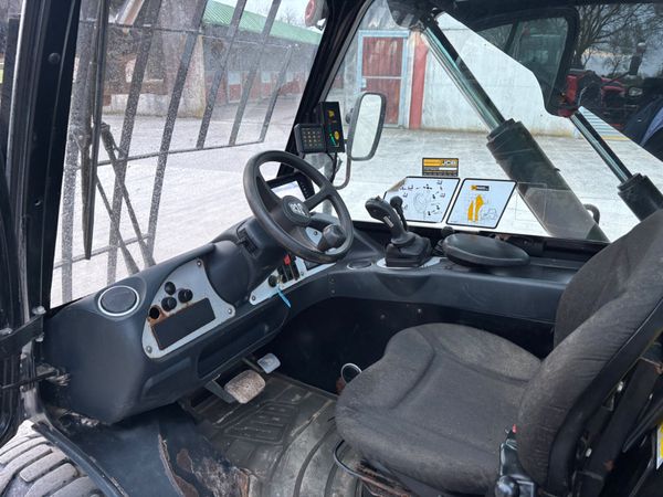 2019 JCB 520-40 382214406