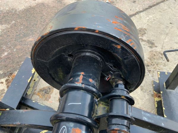 UNUSED GRANNING AXLE ASSEMBLY...........5651. 382359648