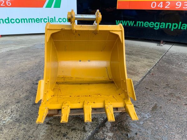 UNUSED 52"  DIGGING BUCKET...80mm PINS....2381. 382376570