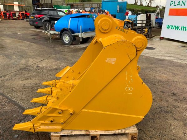 UNUSED 52"  DIGGING BUCKET...80mm PINS....2381. 382376579