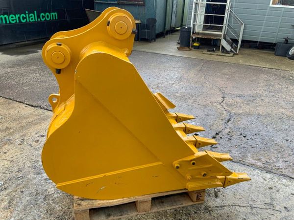 UNUSED 52"  DIGGING BUCKET...80mm PINS....2381. 382376585