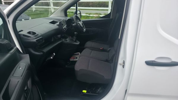 Opel Combo 2021 382323808