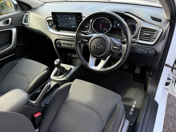 Now Reserved!Excellent Condition 211 Kia Ceed Van! 382440229