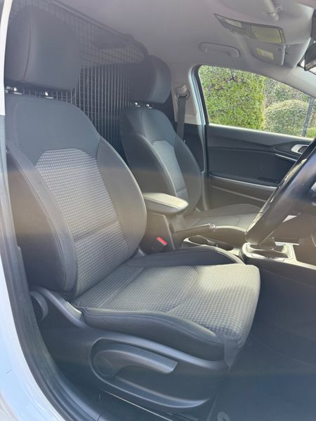 Now Reserved!Excellent Condition 211 Kia Ceed Van! 382440230