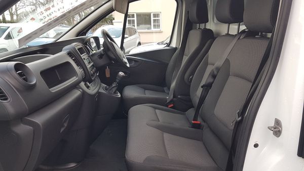 Renault Trafic 211D LWB MINT 145KM VAT INVOICE 382457606