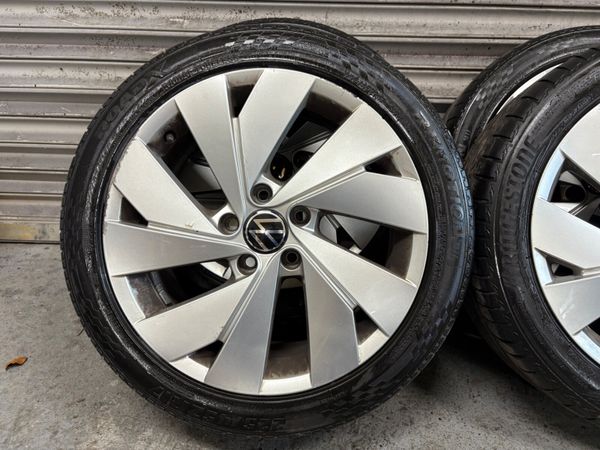 17” Volkswagen Golf Alloys 382471101