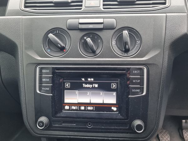 Only 85klm Volkswagen Caddy 382487595