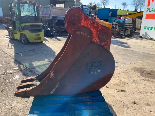 18" DIGGING BUCKET........80mm PINS    148wa. 382412046