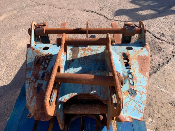 CONQUIP PALLET FORKS......65/80mm PINS.......797v. 382412069