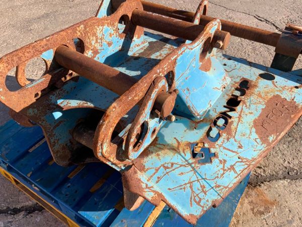 CONQUIP PALLET FORKS......65/80mm PINS.......797v. 382412081