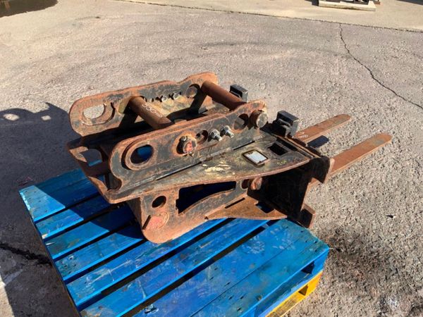 DROMONE PALLET FORKS.....65mm PINS........2087-b. 382412007