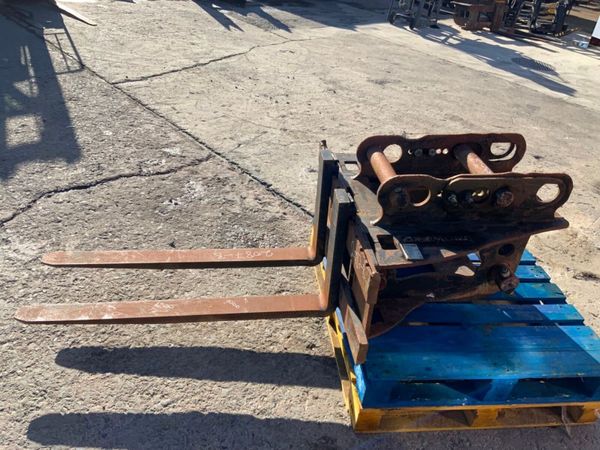 DROMONE PALLET FORKS.....65mm PINS........2087-b. 382412008