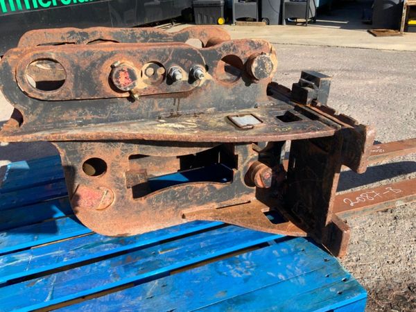 DROMONE PALLET FORKS.....65mm PINS........2087-b. 382412012