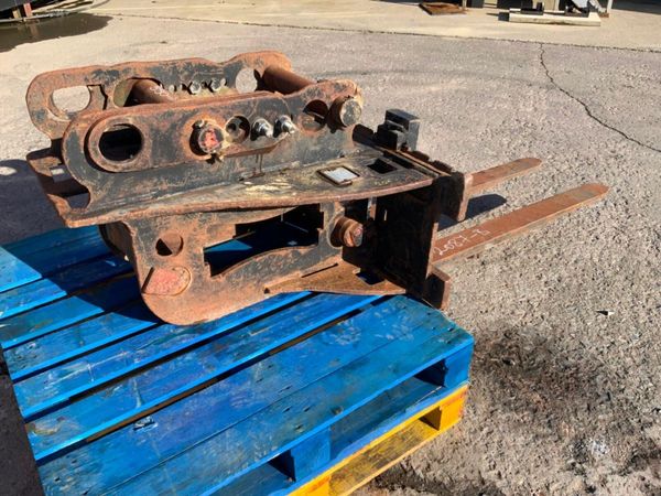 DROMONE PALLET FORKS.....65mm PINS........2087-b. 382412013