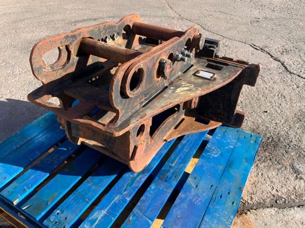 DROMONE PALLET FORKS.....65mm PINS........2087-b. 382412016