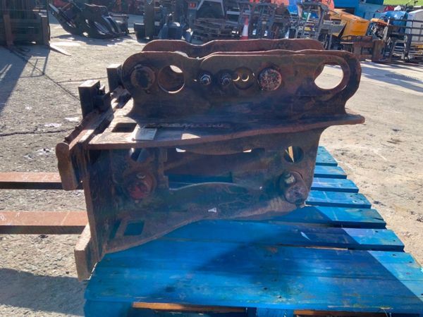 DROMONE PALLET FORKS.....65mm PINS........2087-b. 382412025