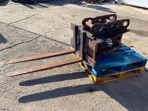 DROMONE PALLET FORKS.....65mm PINS........2087-b. 382412026