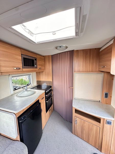 ✨STUNNING SWIFT LIFESTLYE 4 BERTH FIXED BED✨ 382427685