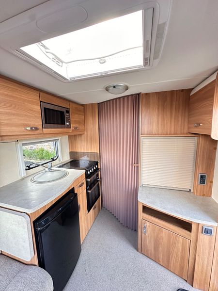 ✨STUNNING SWIFT LIFESTLYE 4 BERTH FIXED BED✨ 382427690