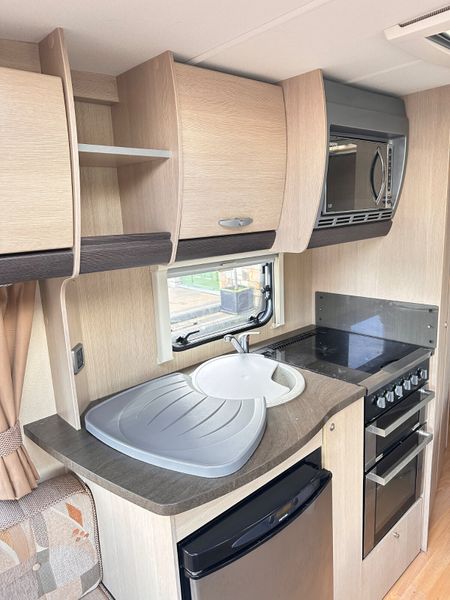 ✨STUNNING STERLING EUROPA 4 BERTH FIXED BED✨ 382427749
