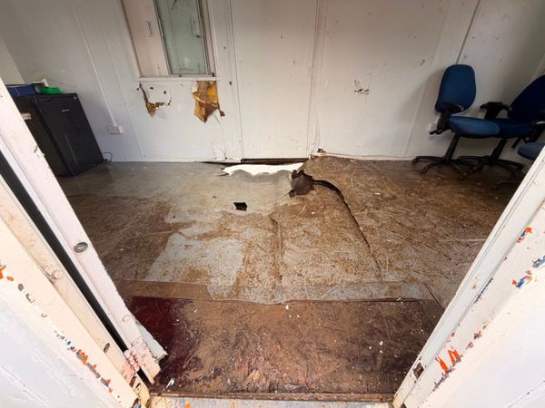 Damaged site office cabin 20 x 9 382540608