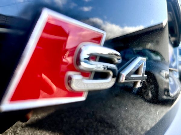 05 Audi S4 4.2 Quattro v8 382526347