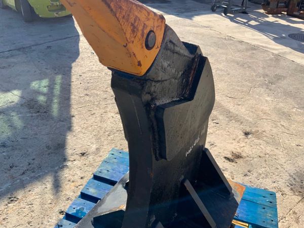 UNUSED RIPPER TOOTH....80mm PINS....2110t. 382531689