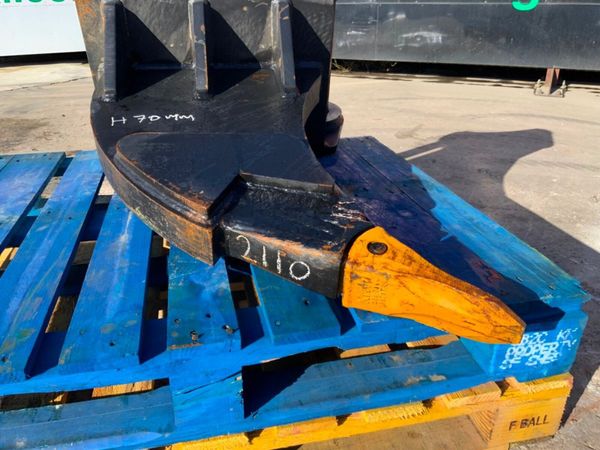 UNUSED RIPPER TOOTH....80mm PINS....2110t. 382531696