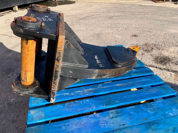 UNUSED RIPPER TOOTH....80mm PINS....2110t. 382531697