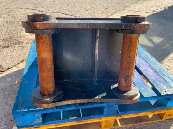 UNUSED RIPPER TOOTH....80mm PINS....2110t. 382531700