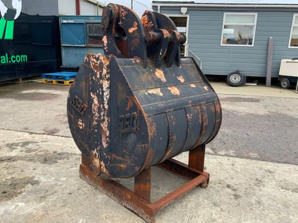 CLAMSHELL BUCKET ATTACHMENT..65mm......2103t. 382730671