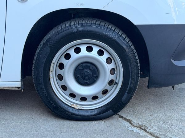 Vauxhall Combo 2019 382853671