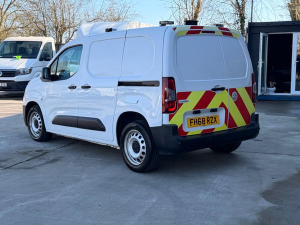 Vauxhall Combo 2019 382853673