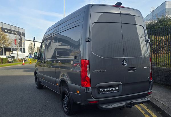 2026 Sprinter 319/36 Auto Select  Only €33 per Day 382800850
