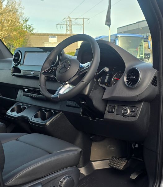 2026 Sprinter 319/36 Auto Select  Only €33 per Day 382800852