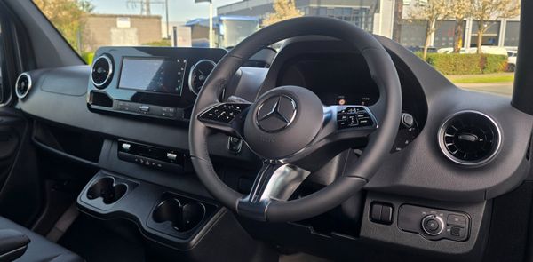 2026 Sprinter 319/36 Auto Select  Only €33 per Day 382800857