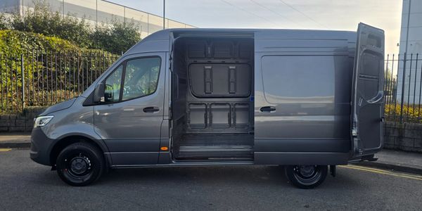 2026 Sprinter 319/36 Auto Select  Only €33 per Day 382800839