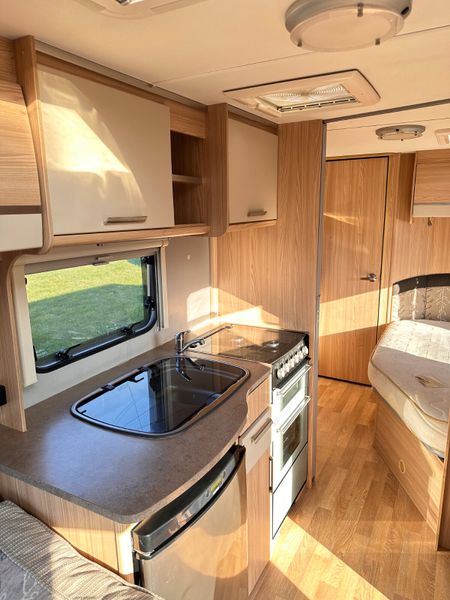 ✨COACHMAN AMARA 4 BERTH FIXED BED✨ 382832270