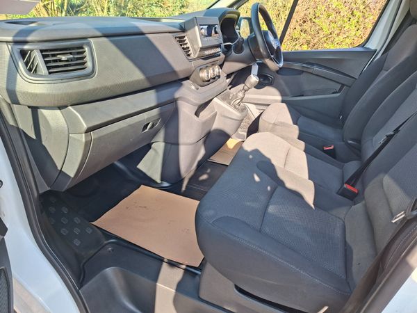 Nissan Primastar 221 LWB 2.0L...Price includes Vat 382954885